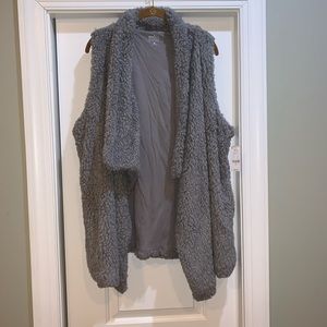 NY & CO Sleeveless Flyaway